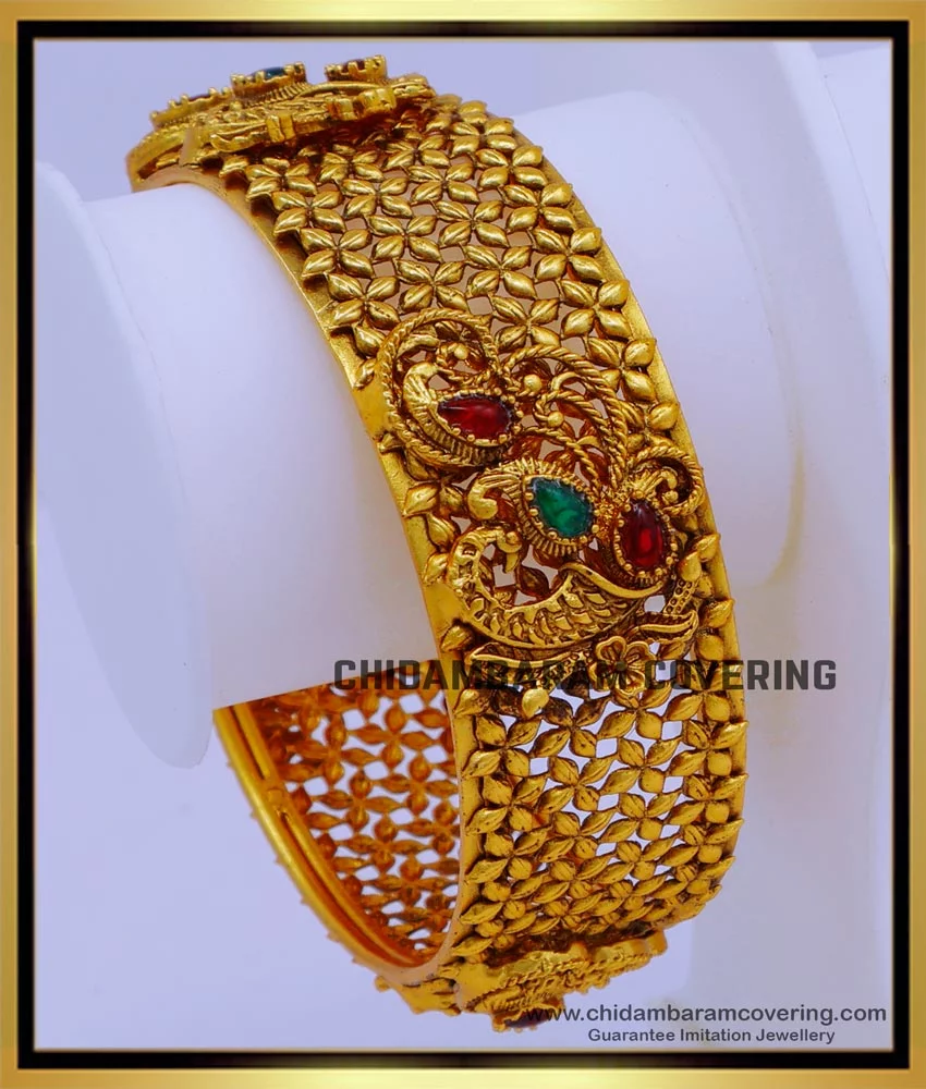 Buy Joyalukkas 18k Gold & Diamond Earrings for Women Online At Best Price @  Tata CLiQ