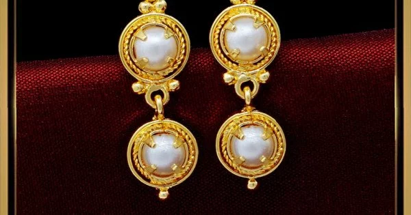 Bridal Long Crystal Earrings, Pearl Chandelier Earrings, White Pearl L –  Petite Delights By Ilona Rubin