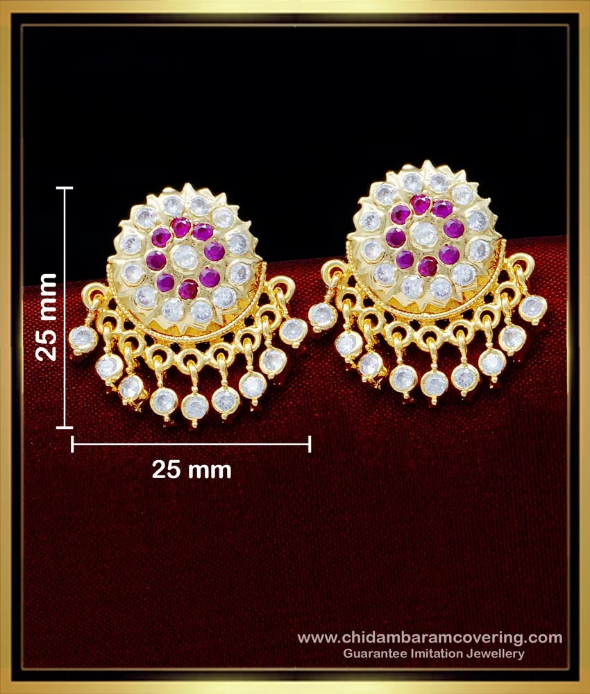 443 Gold Earrings For Women India Stock Photos, High-Res Pictures, and  Images - Getty Images