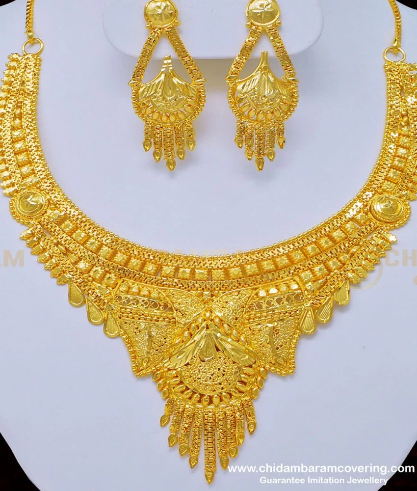 Fashionable Vatsala Kyra Gold Necklace for women under 110K - Candere by  Kalyan Jewellers