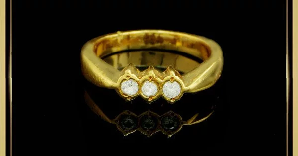 3 Stone Bezel Set Diamond Ring – Alexandra Beth